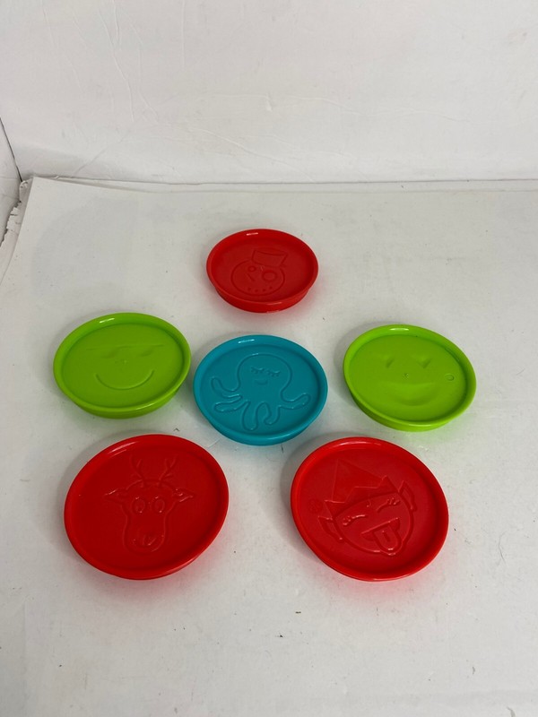 SET LOT OF 6 PAMPERED CHEF STACKING 3" COOKIE CUTTERS CHRISTMAS EMOJI OCTOPUS gallery