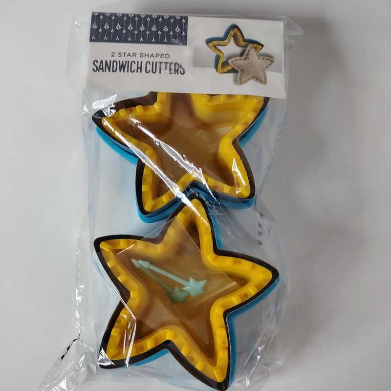 Star Shaped Sandwich/Cookie Cutters Crust Free Sandwiches New In Pkg.