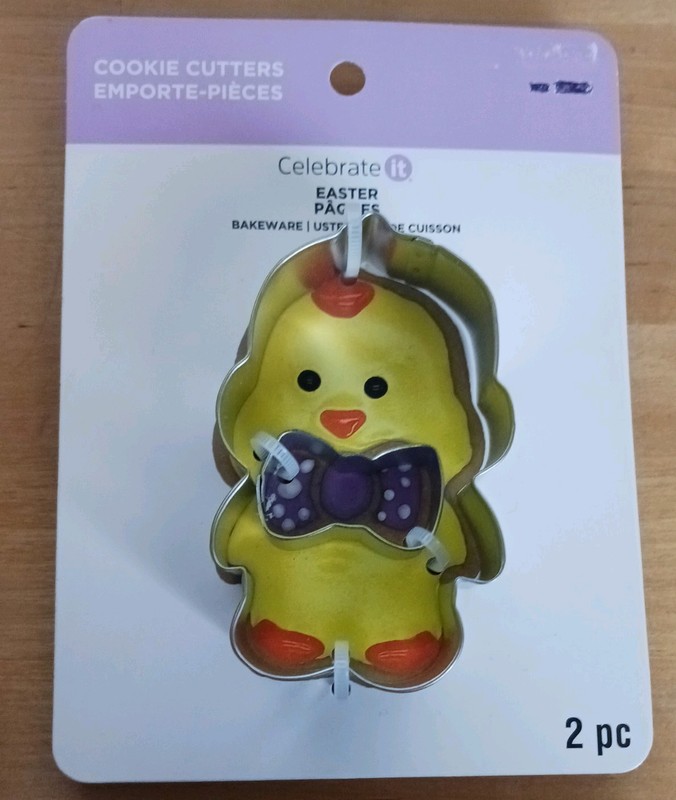 NEW! Celebrate It EASTER CHICK WITH BOW TIE METAL COOKIE CUTTERS 2 PIECE