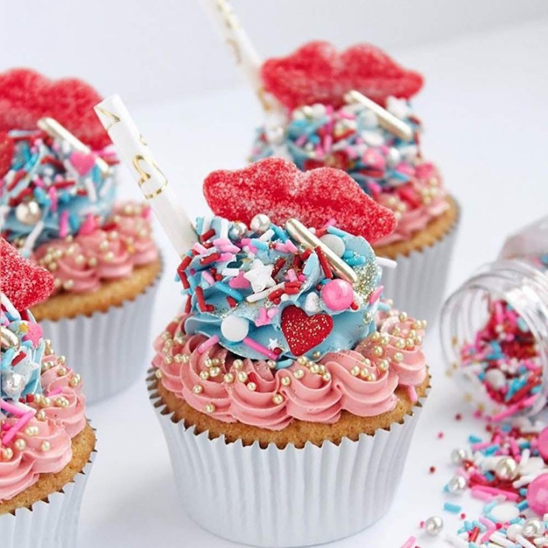 Gifbera White Metallic Foil Cupcake Liners Standard Size Baking Cups, 200-Count gallery