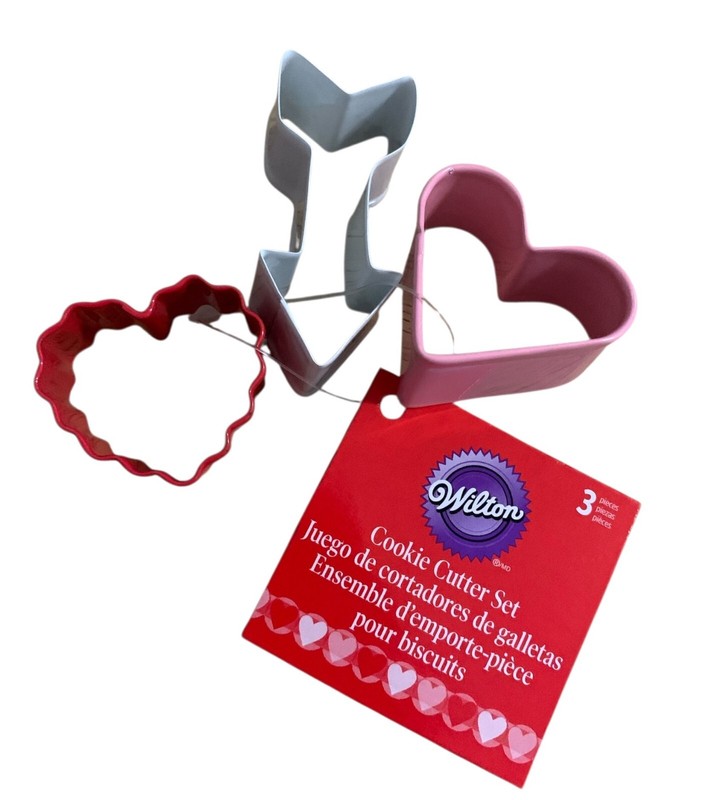 48 Pack Wilton 3 pc Valentines Color Coated Metal Mini Hearts Cookie Cutters NEW