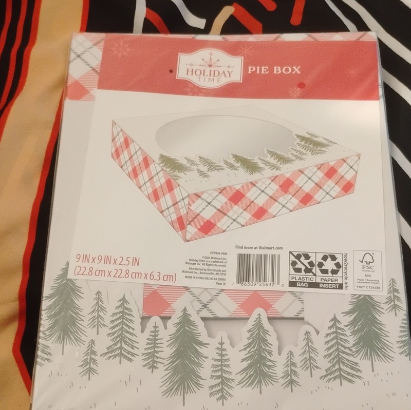 Holiday Time Christmas Plaid Pie Box 9x9x2.5 Cardboard Square Red/Green