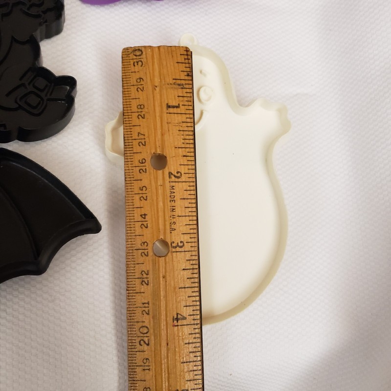 Lot 6 Halloween Holiday Cookie Cutters Hallmark Witches Ghost Cat Bat Pumpkin gallery
