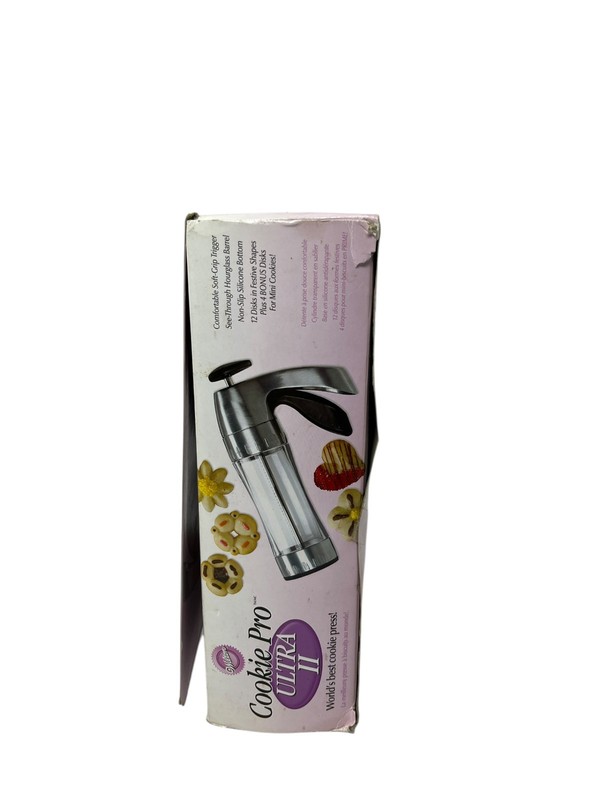Wilton Cookie Press Cookie Pro Ultra II Spritz Gun Kit 16 Discs Soft Grip gallery