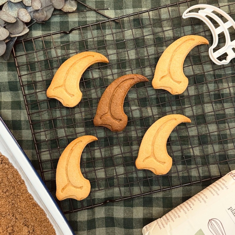Velociraptor Claw Cookie Cutter - Dinosaur birthday party prehistoric jurassic gallery