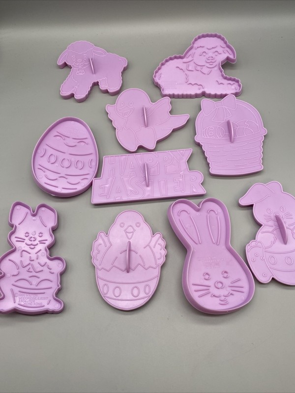 1990 WILTON EASTER TREATS * Easter Theme 8-Cookie Cutter Set 2304-1106 gallery