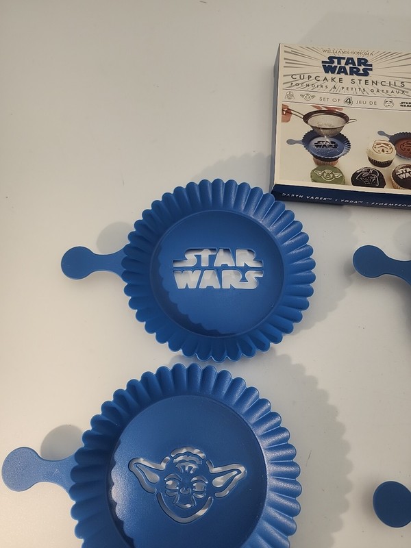 Williams and Sonoma Star Wars Cupcake Stencils Logo and 3 Characters Orig. Box gallery