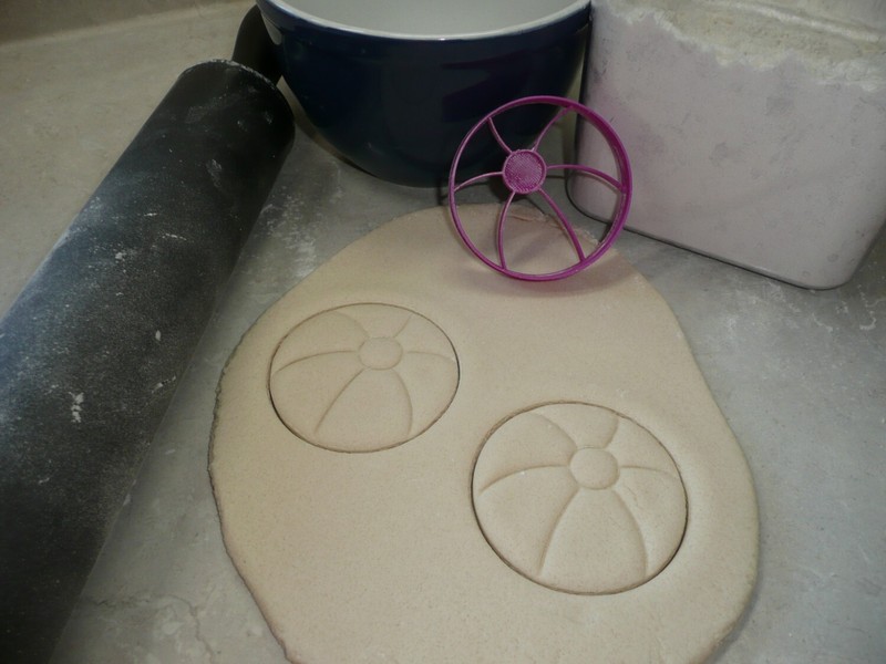 BEACH BALL SUMMER FUN SWIM SPORT DETAILED COOKIE CUTTER MADE IN USA PR4768 gallery