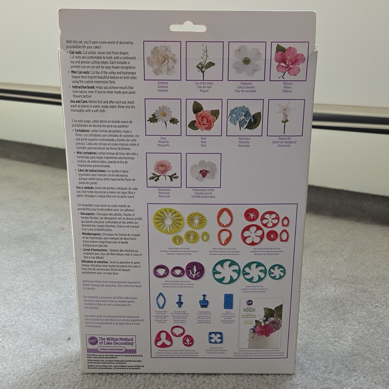 Wilton 28-Piece Flower & Leaf Cut-Outs Modeling Tool Set for Cake Decorating gallery