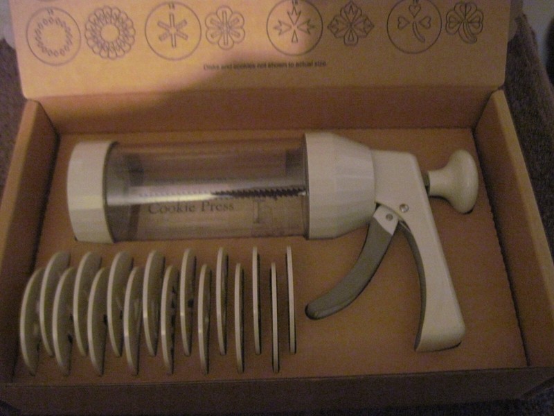 The Pampered Chef Cookie Press #1525 with 16 Discs, Very Good Condition