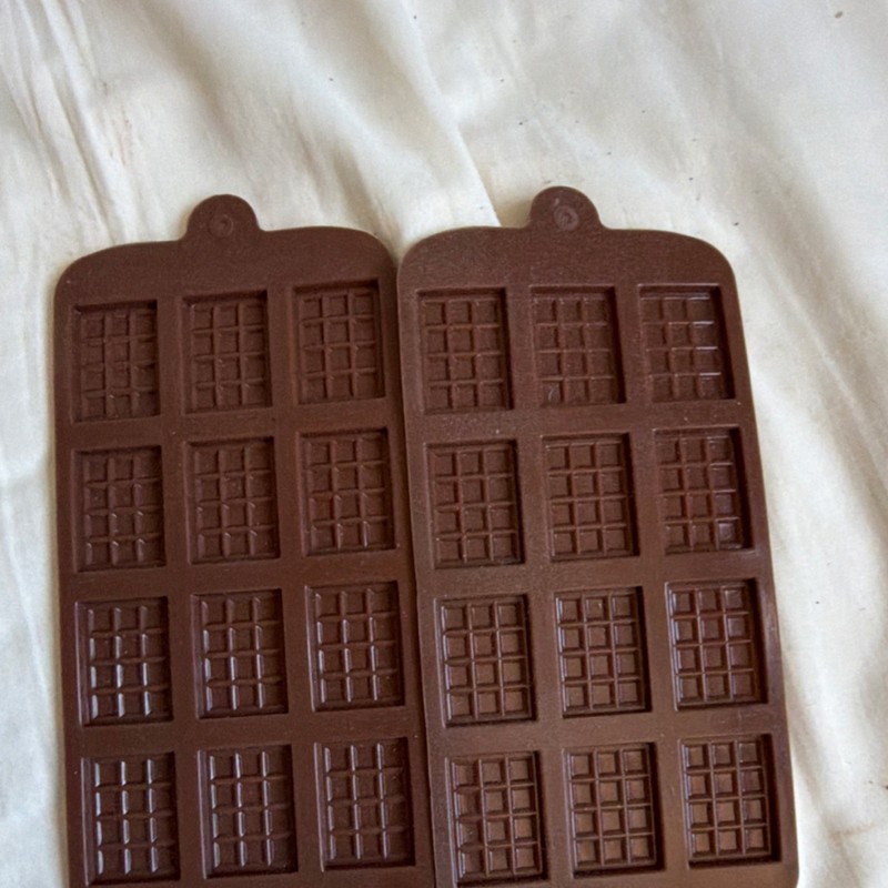 Set of 4 Silicone Brown Grid Break Apart Chocolate Molds Non-Stick JSC2373-3+1 gallery
