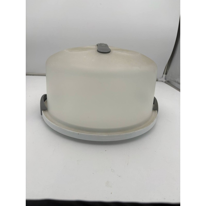 Vtg Sterilite White Plastic up to a 12" Cake Pies or Cupcakes Holder gallery