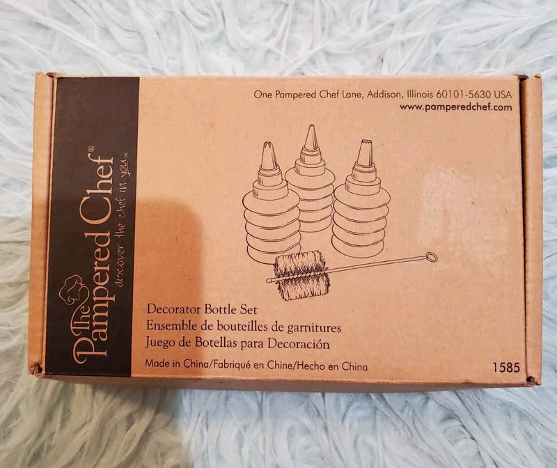 The Pampered Chef Decorator Bottle Set #1585 w/3 Bottles, 3 Tips, Cleaning Brush gallery