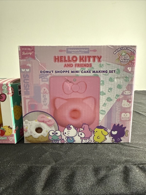 Hello Kitty and Friends Donut Shoppe Mini Cake Making Set & Dress Up Squishy gallery