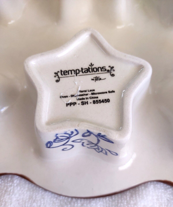 Temp-tations Floral Lace Star Baking Cupcake Muffin Mold gallery