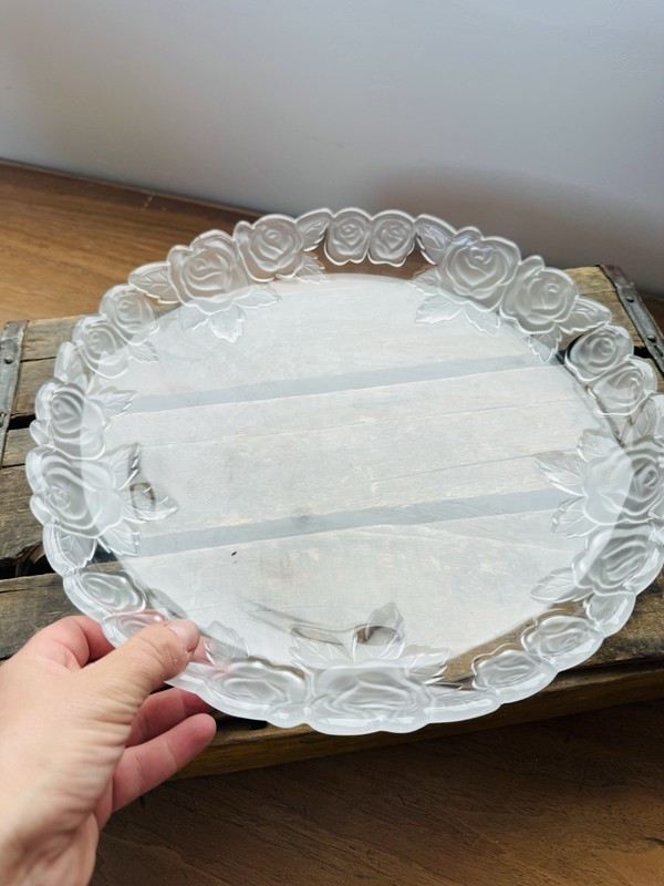 SOGA Gorgeous Frosted Flower Pattern Cake Stand 14/1” Original Box gallery