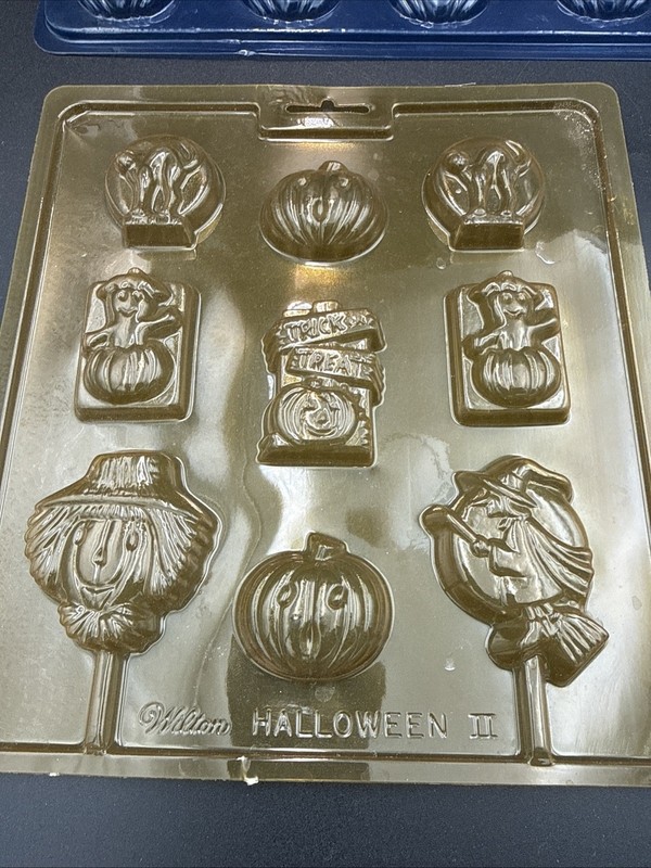 LOT 4 Plastic Candy Mold Chocolate Molds Halloween Vintage Wilton Hallmark gallery