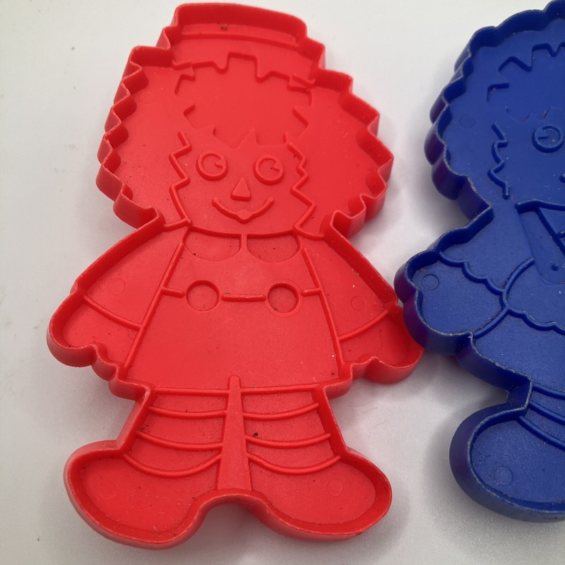 Vintage 4" Hallmark/Bobbs-Merrill RAGGEDY ANN & ANDY Cookie Cutters Red & Blue gallery