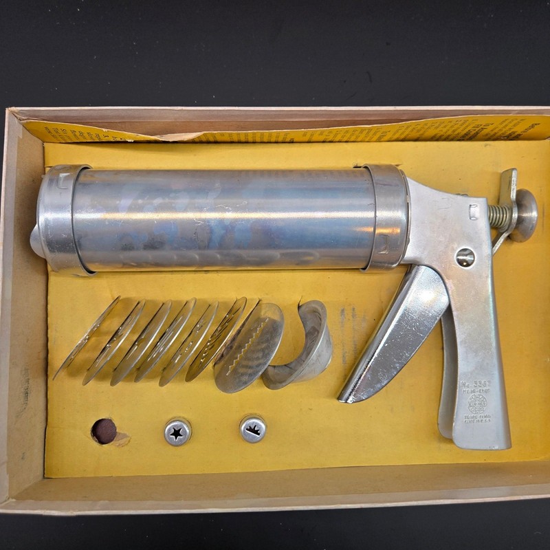 Vintage Wear-Ever Aluminum Cookie Gun No 3367 Pastry Decorator Spritz Set Box gallery