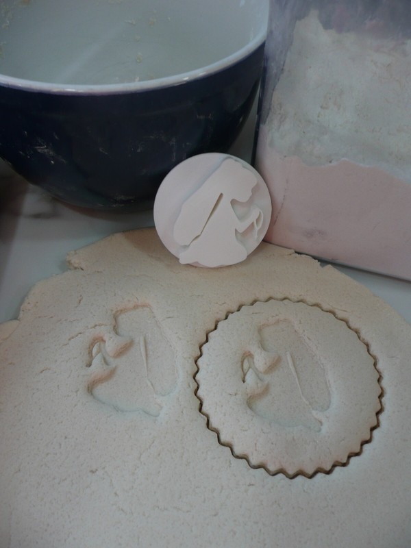 GIRL KNEELING IN PRAYER COMMUNION COOKIE STAMP EMBOSSER MADE IN USA PR5565 gallery