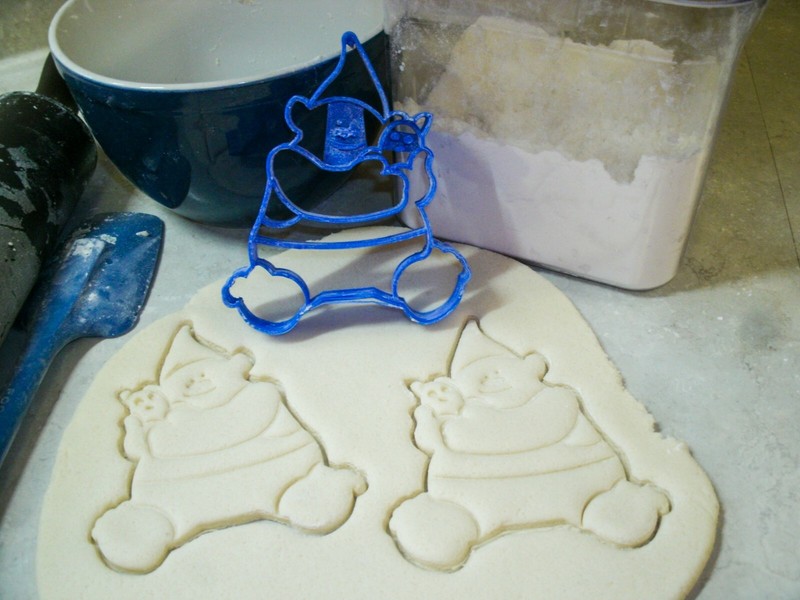 BIGGIE AND PET WORM MR DINKLES TROLLS KIDS MOVIE COOKIE CUTTER TOOL USA PR2002 gallery