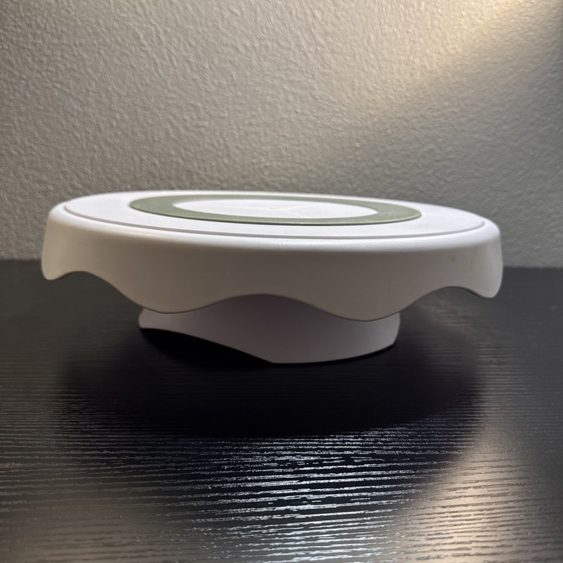 Wilton High & Low Lazy Susan Cake Decorating Pie Dessert Turntable White EUC gallery