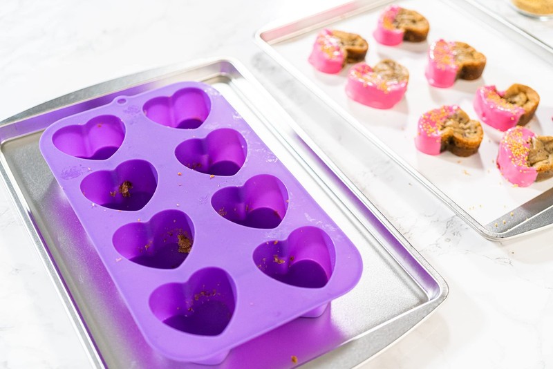 Bakerpan Valentine Silicone Heart Molds for Baking, Mini Shaped Purple gallery