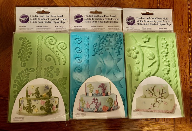 3 Wilton Silicone Fondant And Gum Paste Molds – Sea Life, Nature And Ferns NIP