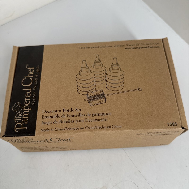 NEW IN BOX THE PAMPERED CHEF DECORATOR BOTTLE SET #1585…COMPLETE