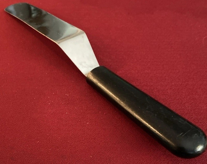 Pampered Chef Angled Cake Decorating Spatula. 12.5" Long. NH3-1165 gallery