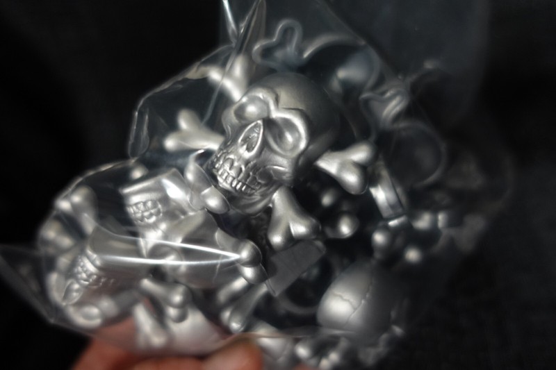 DecoPac skull and cross bones cupcake rings, 12 ct / NEW / pink / purple / gray gallery