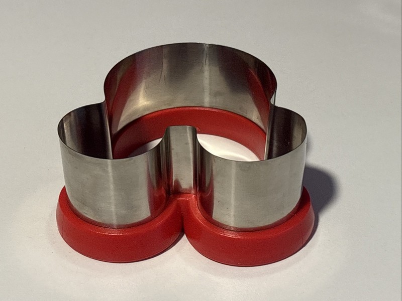 Mickey Mouse Head Shape Deep Cutting Cookie Cutter Metal Red Edge 3.75” gallery