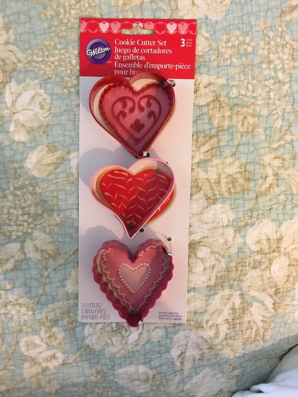 Wilton Cookie Cutter Cutters Metal Set Lot of 3 Hearts, 2 Red 1 Pink New