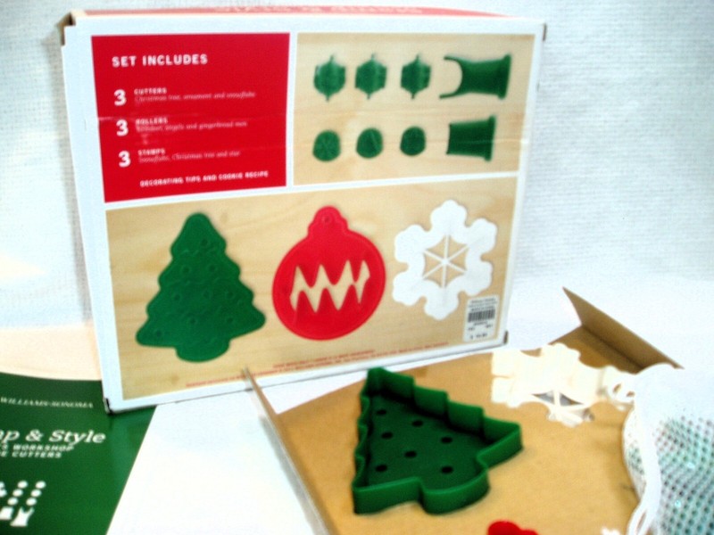 NIB WILLIAM-SONOMA STAMP IN STYLE CHRISTMAS COOKIE CUTTERS ROLLERS & STAMPS gallery