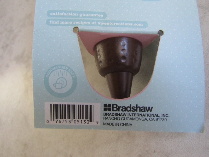 NIB Sweet Creations Cake and Candy Chocolate Decorating Pen- w/2 Tips for Detail gallery