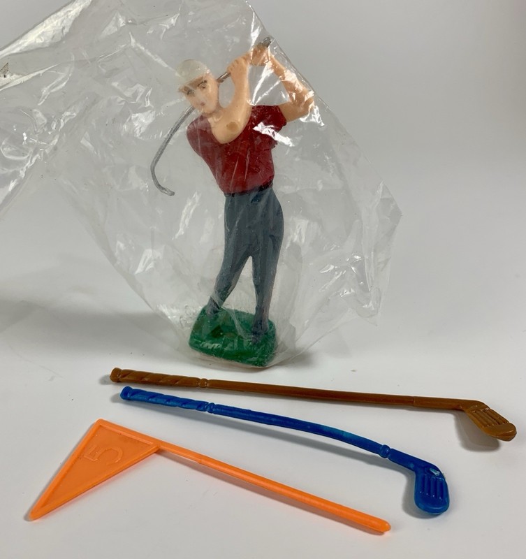Lot of 6 – Vintage GOLF Golfer with Clubs & Flag CAKE TOPPER Toppers – New!