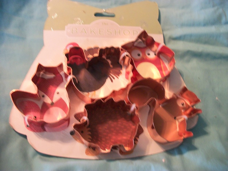 Bakeshop 5 Pc Fall Metal Cookie Cutters New