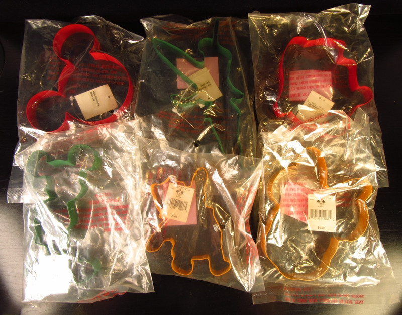 Rare Vintage NOS Walt Disney Attractions Metal Cookie Cutters Winnie, Mickey