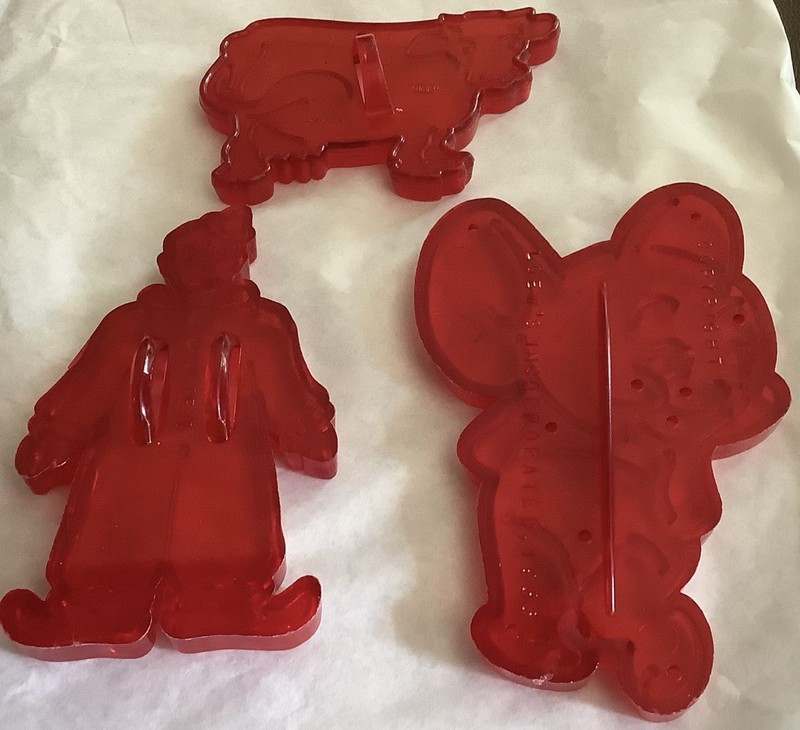 Cookie Cutters (3) Red Translucent Plastic Clown , Cow, Jerry(93ia)