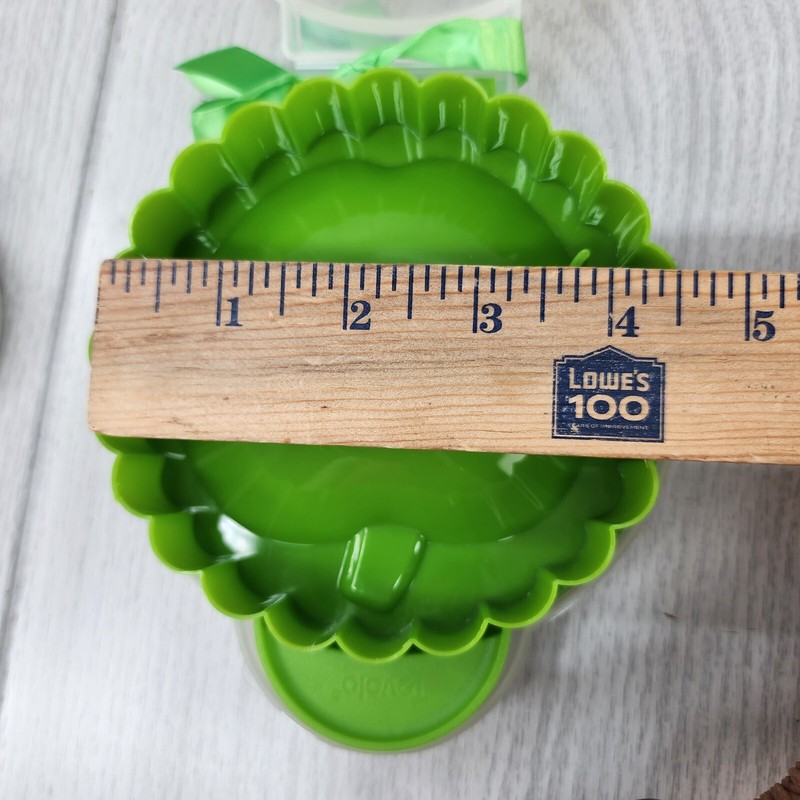 Tovolo Petite Pie Mold – Apple (4") Mini Pies On-The-Go Dessert Recipes Country gallery