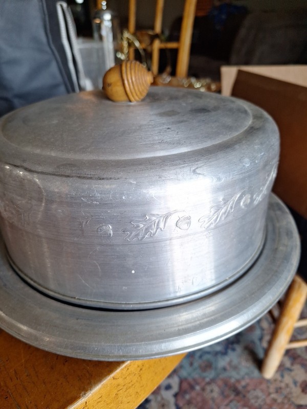 1950's MCM West Bend Aluminum Acorn 10" Cake / Pie Plate Lid W/ Humidity Stone gallery