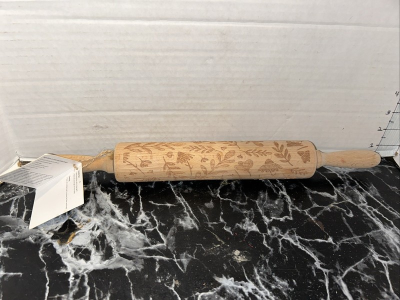 16″ Inch Embossed Wooden Rolling Pin for Holiday Baking Floral Pattern