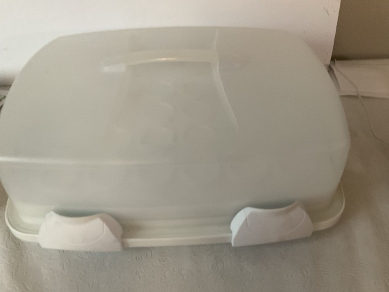 Wilton The Ultimate 3 in 1 Cake Cupcake Mini Muffin Holder Carrier Caddy USA gallery