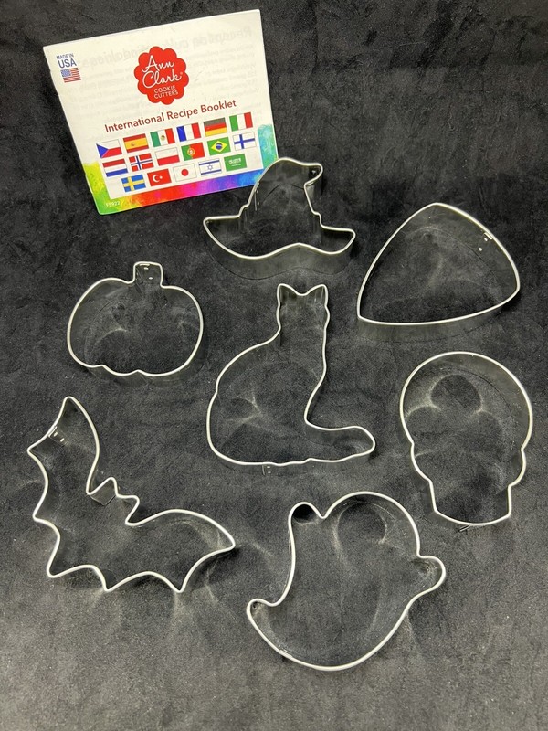 7 New Halloween Cookie Cutters Ann Clark Cat Bat Hat Candycorn Pumpkin Skull