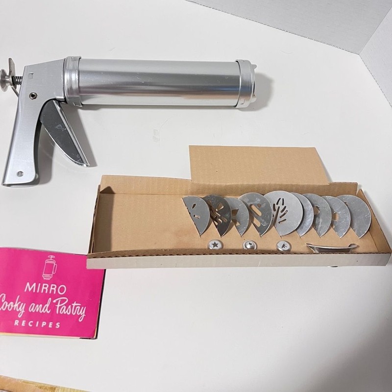 Wear-Ever Cookie Gun & Pastry Decorator Original Box & Insert Model 1-No. 3365 gallery