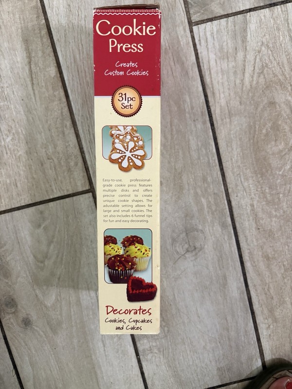 Cookie Press 31-Piece Set for Home Chefs gallery