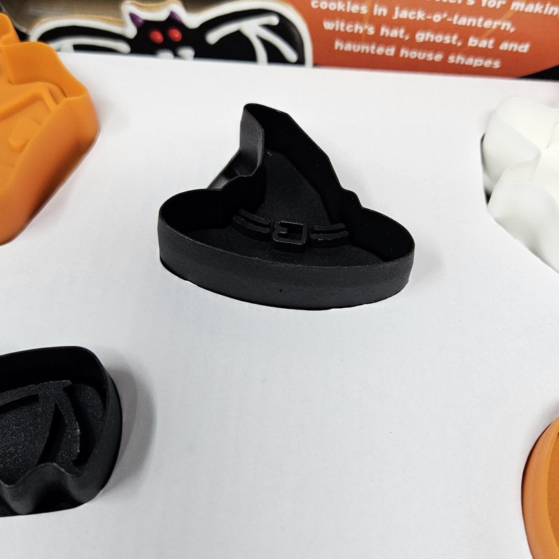 William Sonoma Kids Halloween Cookie Cutters Press-And-Stamp Set Of 5 gallery
