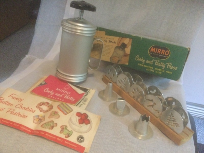 VTG 1950 Mirro Cookie Press Pastry Press#358AM Complete Box Recipes Discs/Pastry