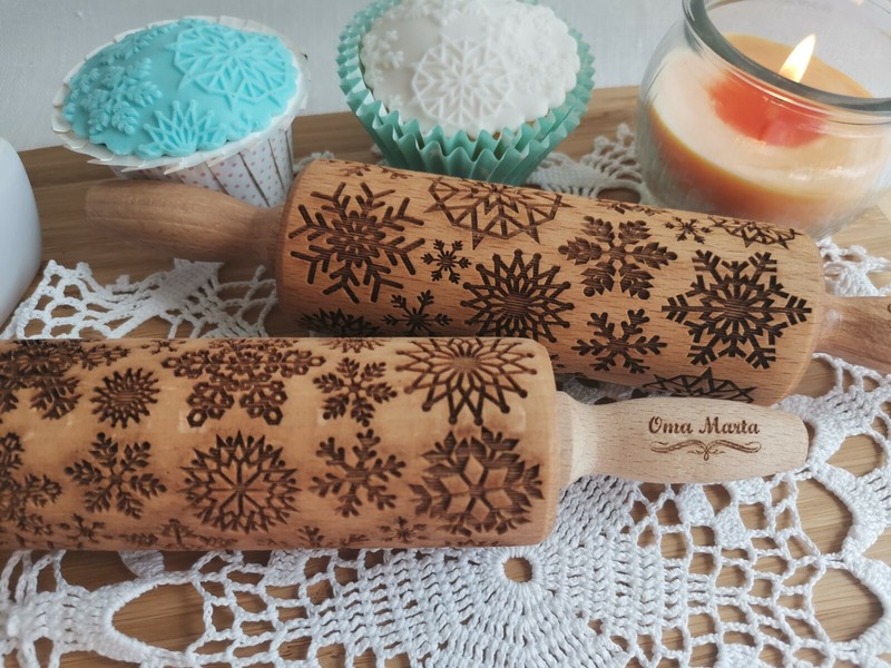 Snowflakes Engraved Rolling pin Embossed Rolling Christmas cookies Carved molds gallery