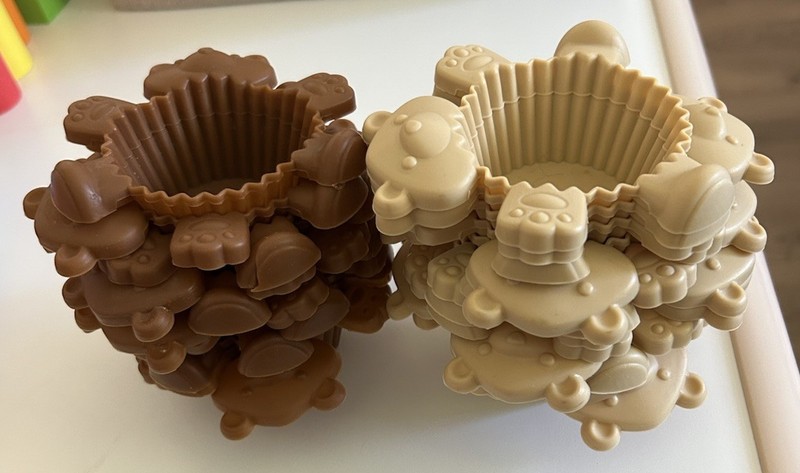 Vintage Wilton Silicone Teddy Bear Cupcake Molds Cups Liners Beige And Brown 24